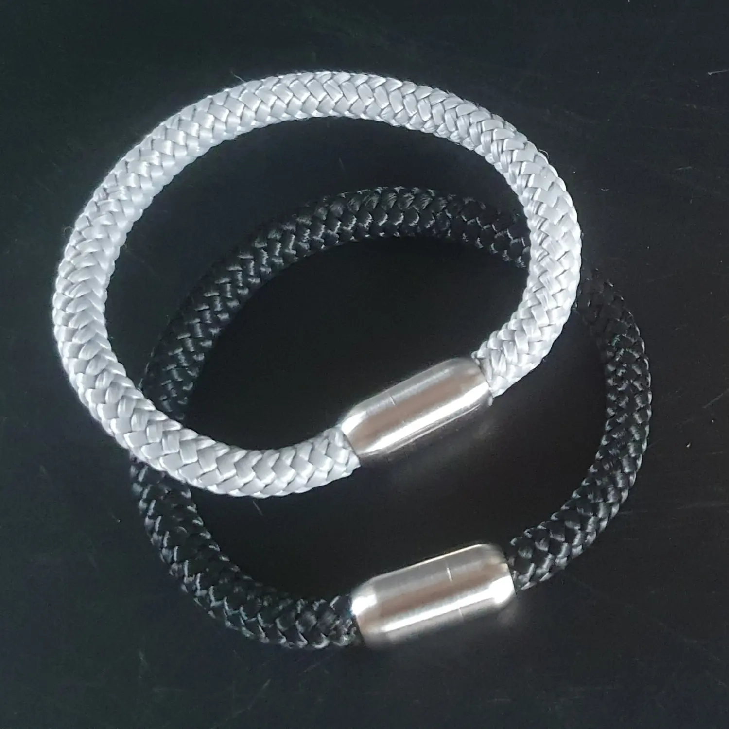 Armbänder Isabelaleinendesin