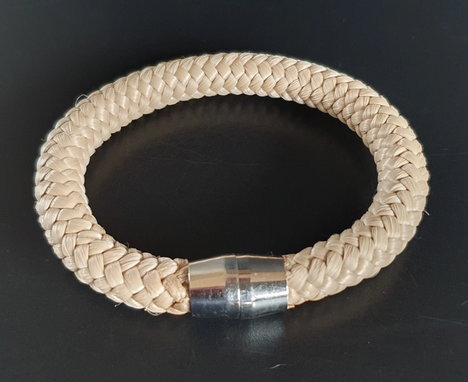 Armbänder Isabelaleinendesin